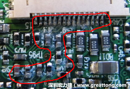 電路板疑似腐蝕氧化，懷疑電流異常過熱造成