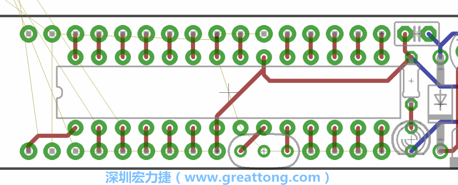 諧振器應(yīng)擺放在ATmega微控制器的針腳8、9和10旁邊，在共鳴器和微控制器中間的高頻信號(hào)線應(yīng)該要愈短愈好，此外，其它的信號(hào)線應(yīng)該要遠(yuǎn)離這個(gè)區(qū)域且配置在諧振器的下方，這樣做是為了防止不必要的無(wú)線電波干擾。