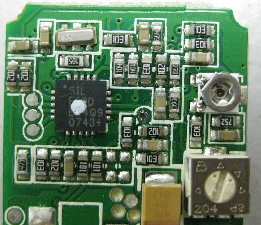 PCBA加工IC元件主要分為DIP及SMD兩大類，DIP 插件的IC，SMD (Surface Mount Device) 表面貼裝元件。