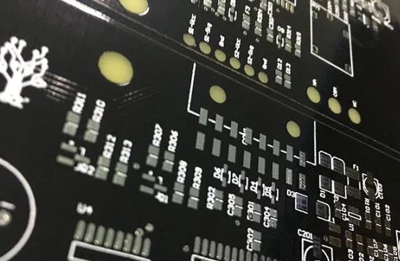 絲印位號設(shè)計(jì)錯誤會影響PCBA貼片加工嗎？